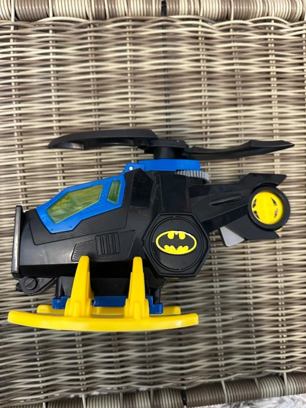 Imaginext DC Super Friends Batman Figure & Bat Helicopter Claw Copter